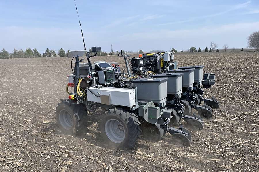 Article: Autonomous implement start-up partners with BioCentury Research Farm